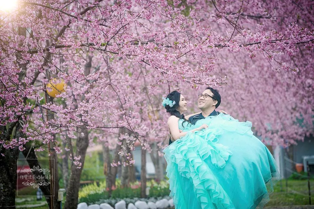 婚紗攝影桃園婚紗|恩愛農場拍櫻花|媲美武陵農場的攝影美景-婚紗攝影桃園婚紗|恩愛農場拍櫻花|媲美武陵農場的攝影美景