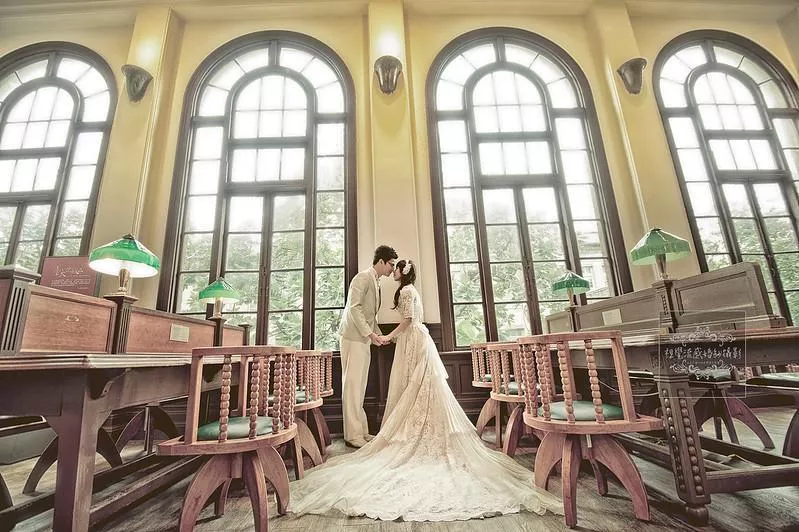 婚紗攝影台北婚紗景點攝影推薦|台大校史館(圖書館)|英倫風-婚紗攝影台北婚紗景點攝影推薦|台大校史館(圖書館)|英倫風