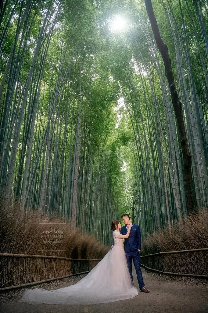 日本關西海外婚紗攝影推薦景點,京都嵐山竹林,視覺流感旅拍-婚紗攝影日本關西推薦海外婚紗攝影景點|京都鴨川日本關西推薦海外婚紗攝影景點|京都鴨川日本關西海外婚紗夢幻推薦景點|京都嵐山竹林