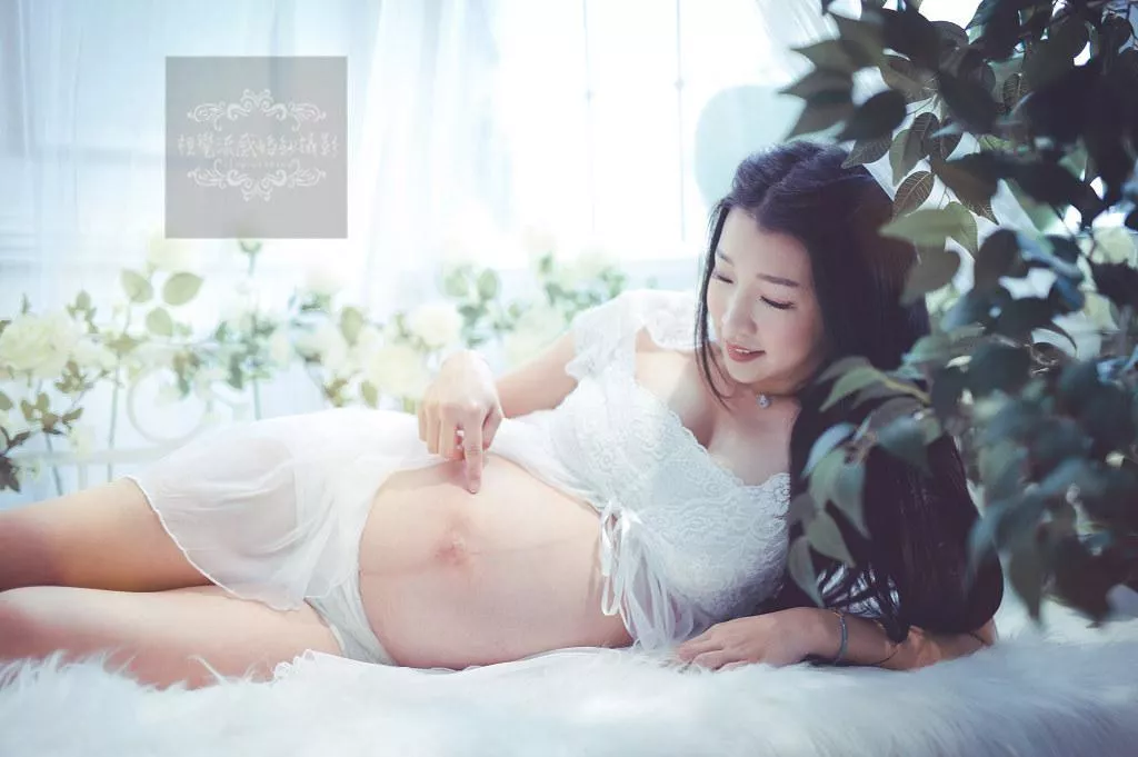新北巷子內攝影棚孕期寫真孕媽咪孕婦照視覺流感婚紗攝影推薦-孕婦孕期寫真|巷子內攝影棚|時尚溫馨性感