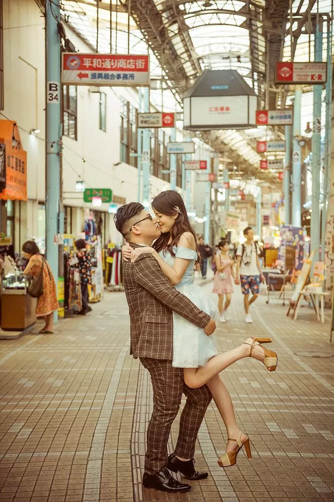 海外婚紗攝影,日本那霸拍婚紗,沖繩國際通街景旅拍,推薦視覺流感攝影-海外婚紗攝影|日本那霸|沖繩國際通街景