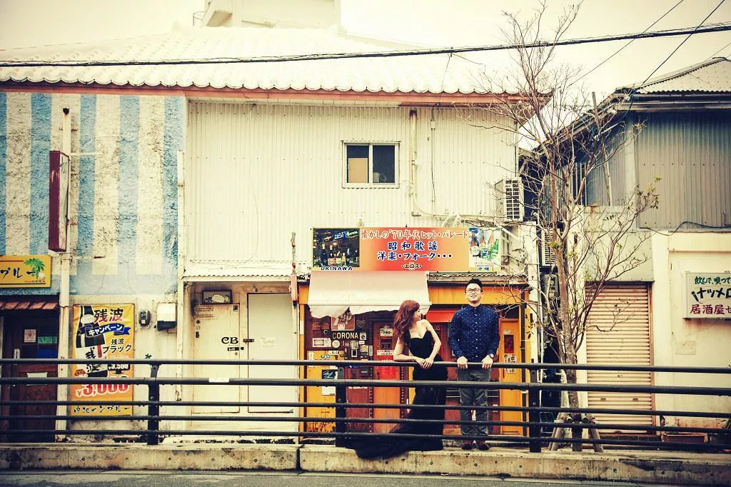 海外婚紗攝影,日本那霸拍婚紗,沖繩國際通街景旅拍,推薦視覺流感攝影-海外婚紗攝影|日本那霸|沖繩國際通街景