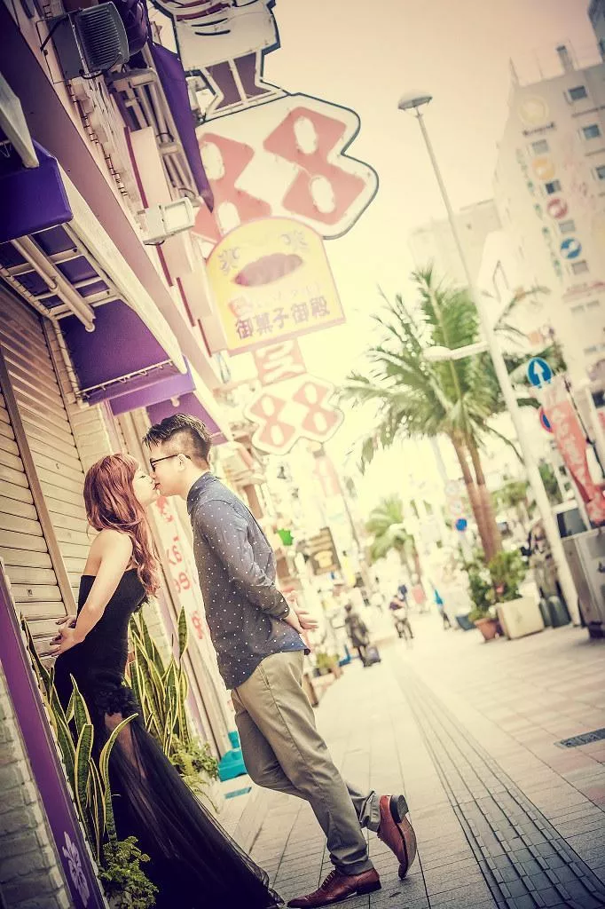 海外婚紗攝影,日本那霸拍婚紗,沖繩國際通街景旅拍,推薦視覺流感攝影-海外婚紗攝影|日本那霸|沖繩國際通街景