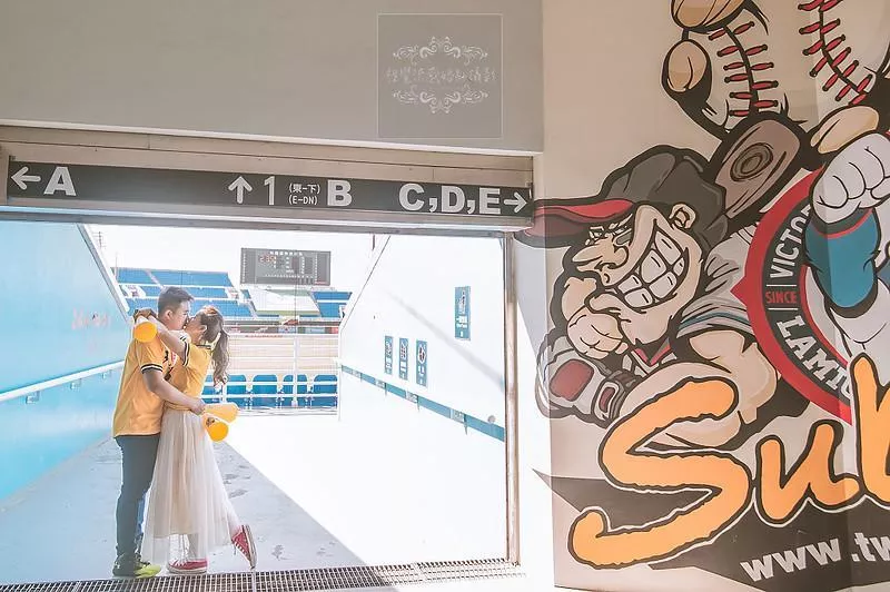婚紗攝影桃園景點|桃園國際棒球場|運動風-婚紗攝影桃園景點|桃園國際棒球場|運動風