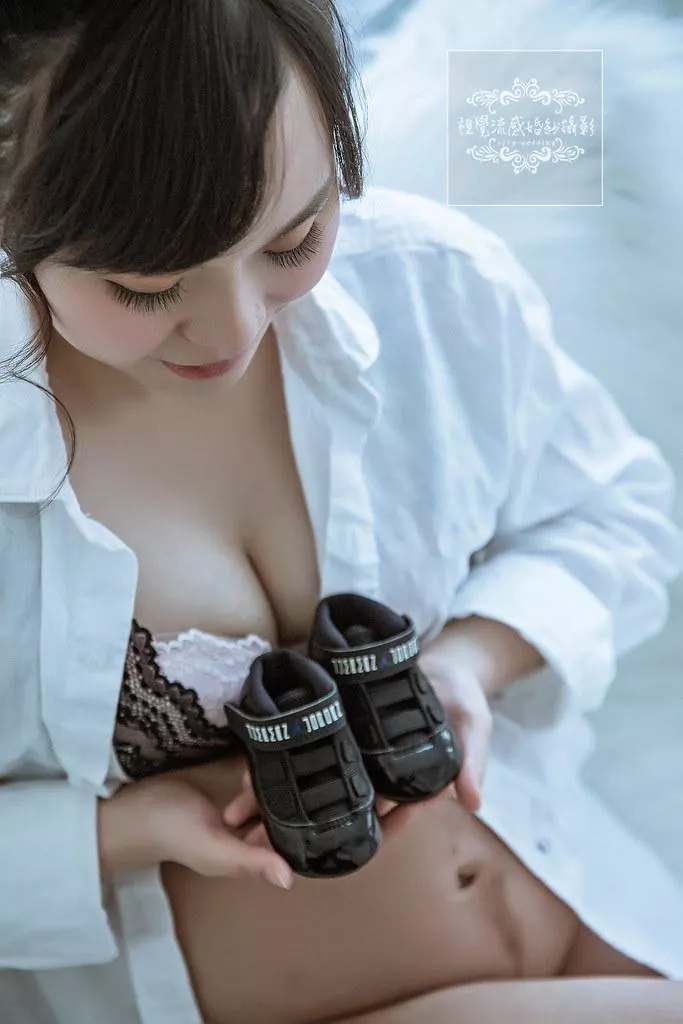孕媽咪寫真藝術照|清柔自然的孕期紀錄|巷子內攝影棚拍攝-孕媽咪寫真藝術照|清柔自然的孕期紀錄|巷子內攝影棚拍攝