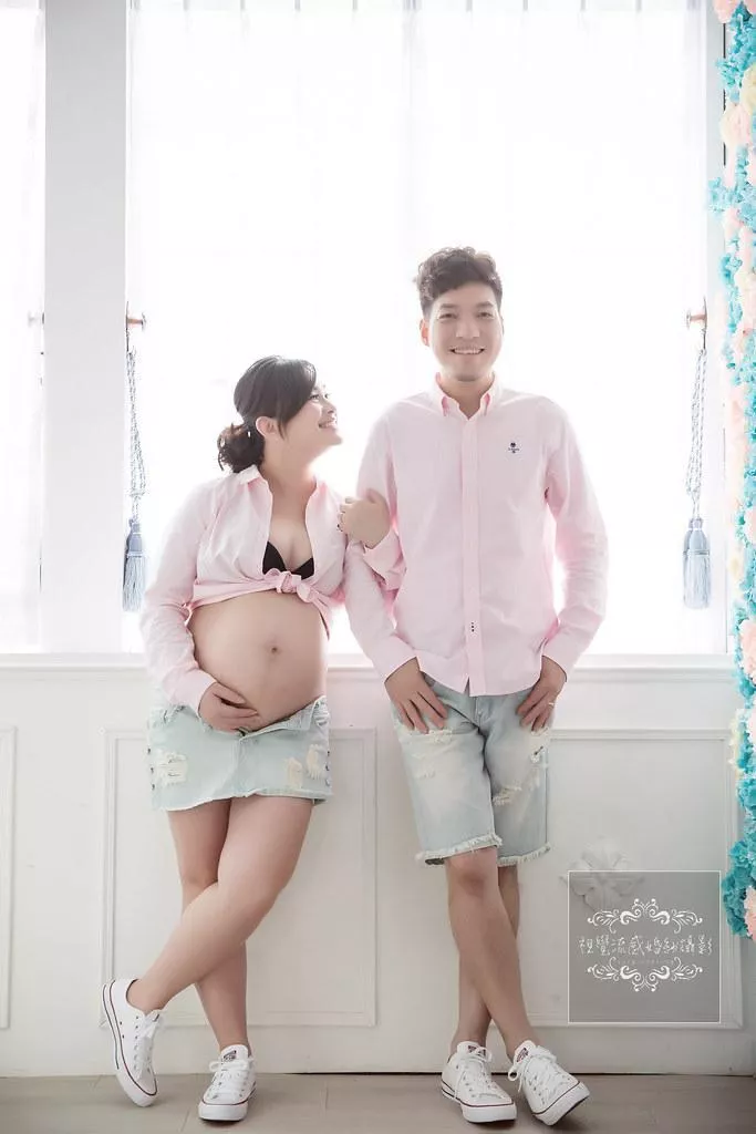 孕婦藝術照雙人寫真|巷子內攝影棚租借|超溫馨畫面-孕婦藝術照雙人寫真|巷子內攝影棚租借|超溫馨畫面