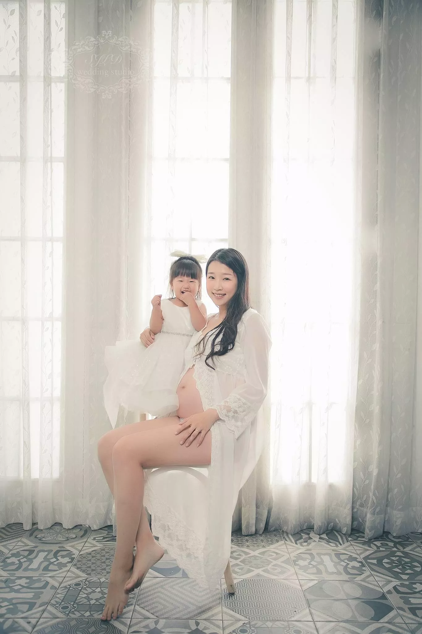 視覺流感婚紗攝影-親子寫真-孕婦照(8)-孕婦藝術照親子寫真|巷子內攝影棚新北景點