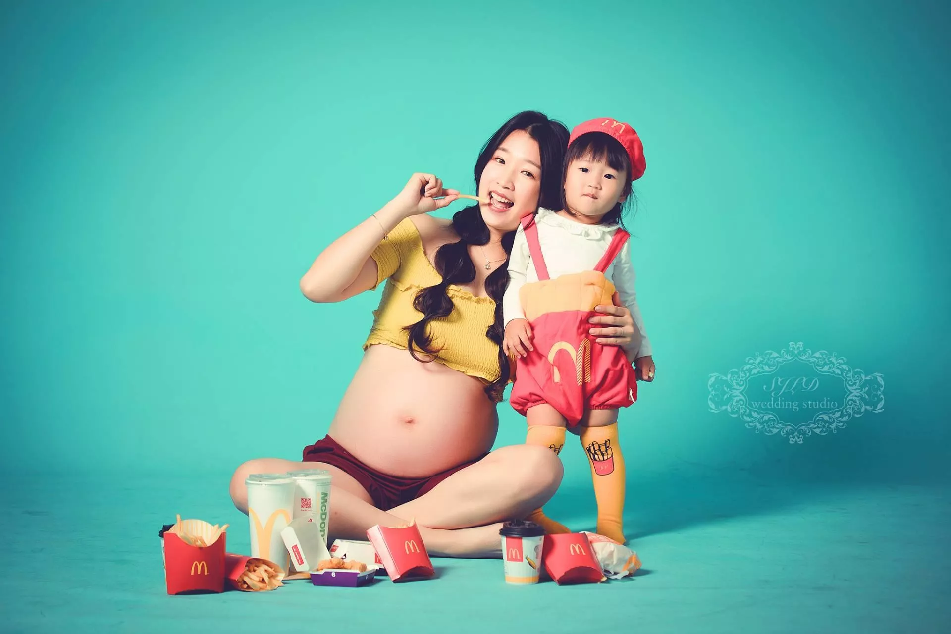 視覺流感婚紗攝影-親子寫真-孕婦照(34)-孕婦藝術照親子寫真|巷子內攝影棚新北景點