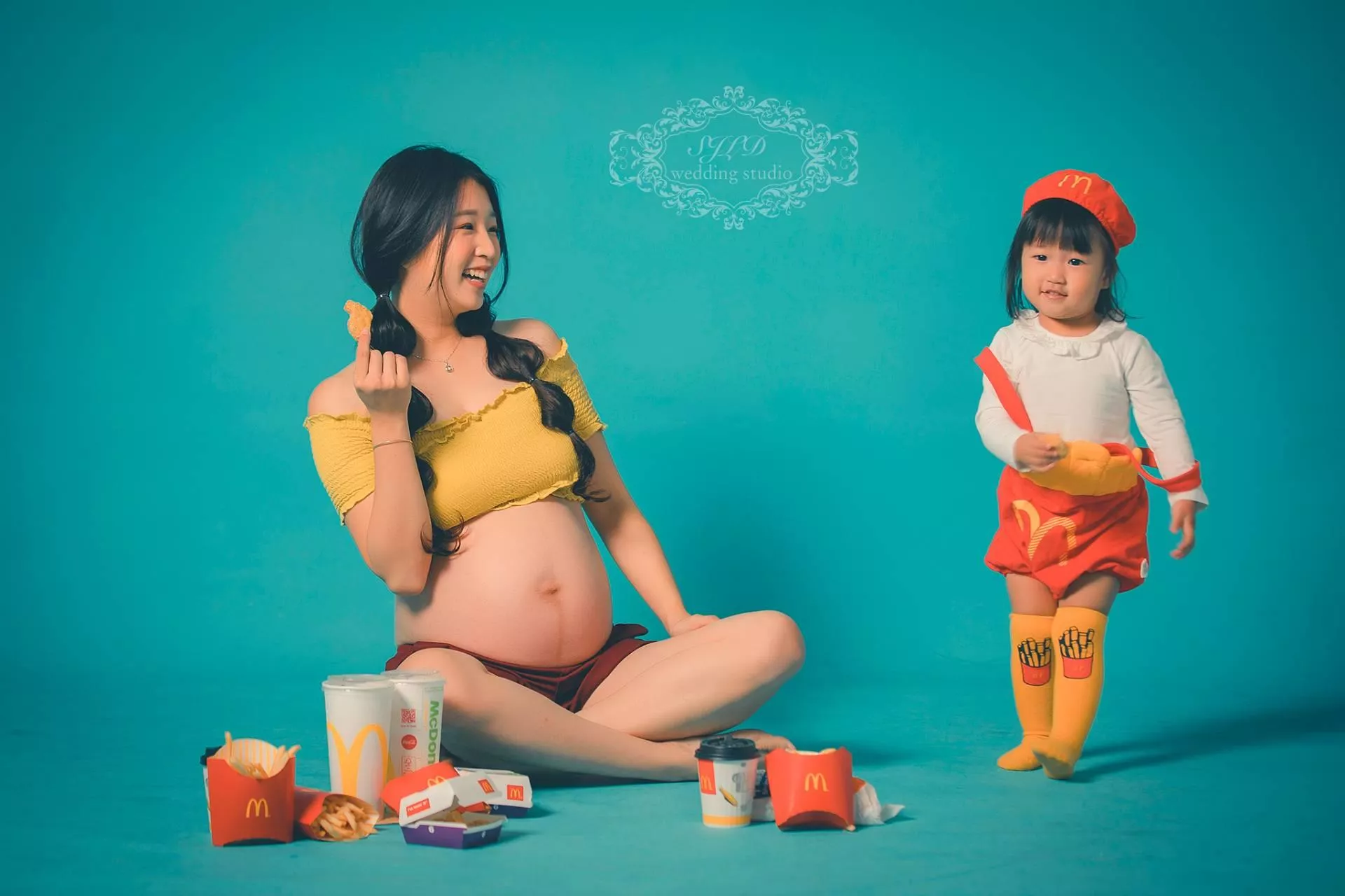 視覺流感婚紗攝影-親子寫真-孕婦照(38)-孕婦藝術照親子寫真|巷子內攝影棚新北景點