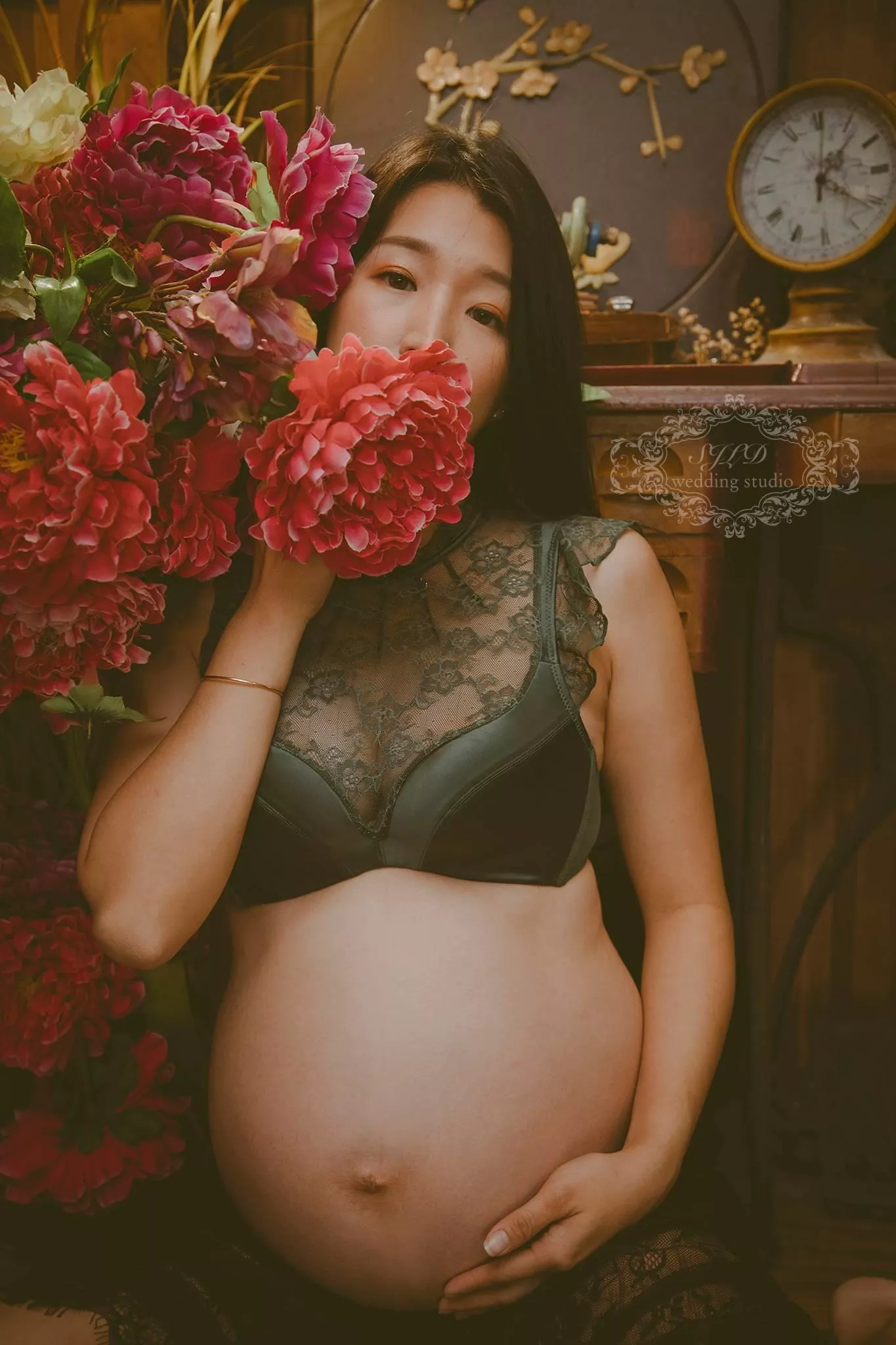 視覺流感婚紗攝影-親子寫真-孕婦照(73)-孕婦藝術照親子寫真|巷子內攝影棚新北景點