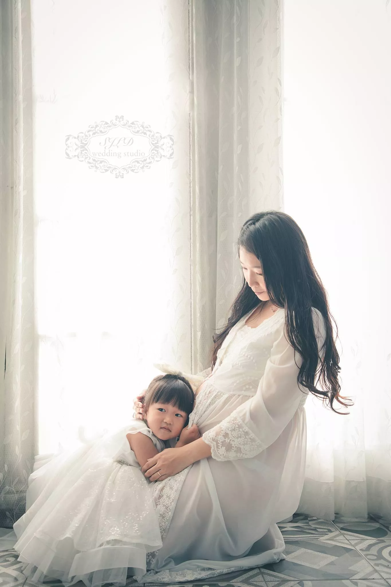 視覺流感婚紗攝影-親子寫真-孕婦照(4)-孕婦藝術照親子寫真|巷子內攝影棚新北景點