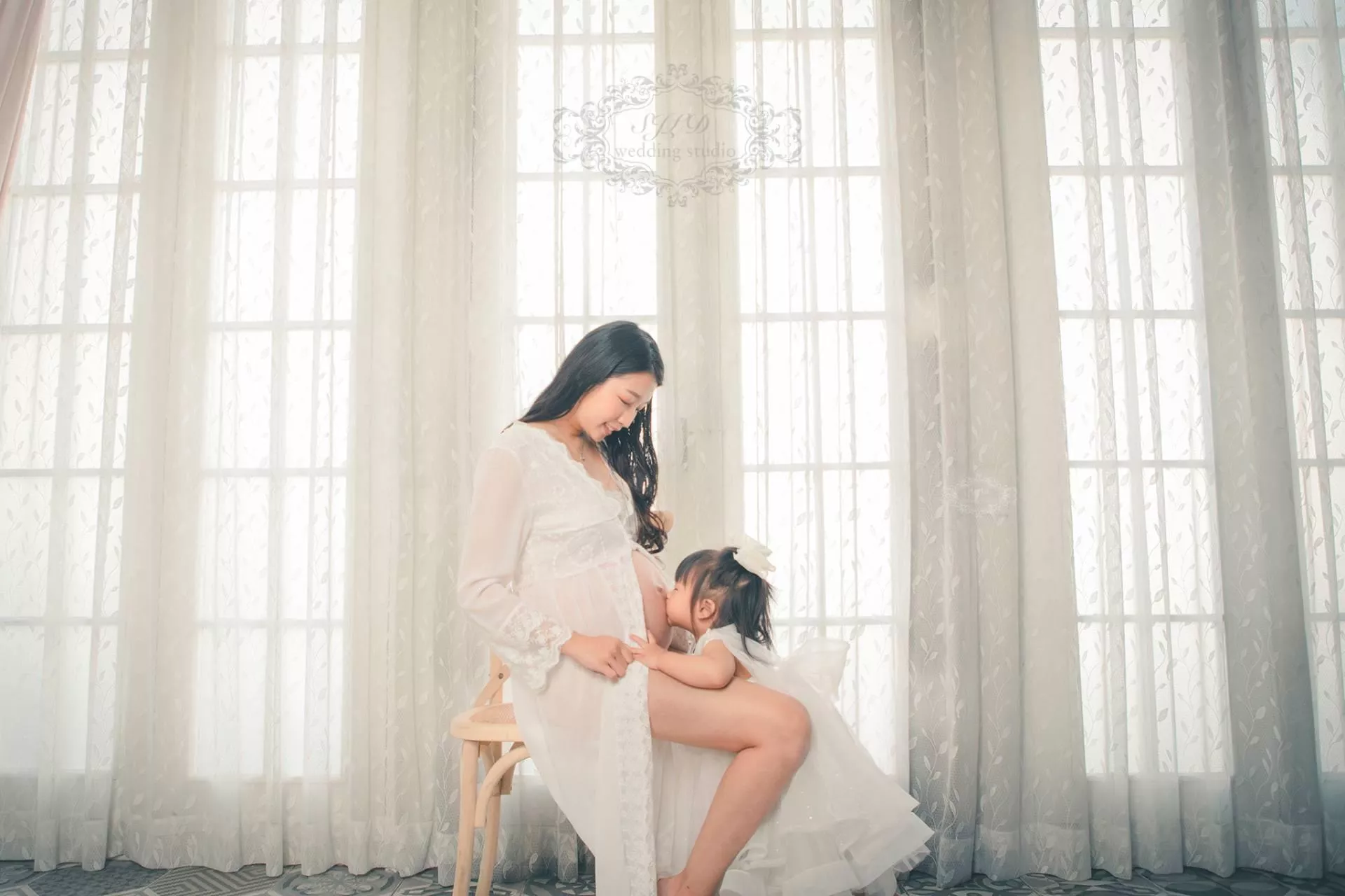 視覺流感婚紗攝影-親子寫真-孕婦照(12)-孕婦藝術照親子寫真|巷子內攝影棚新北景點