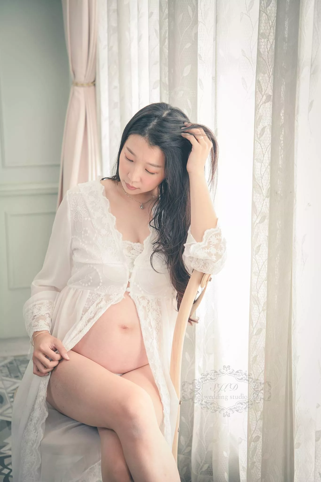 視覺流感婚紗攝影-親子寫真-孕婦照(17)-孕婦藝術照親子寫真|巷子內攝影棚新北景點