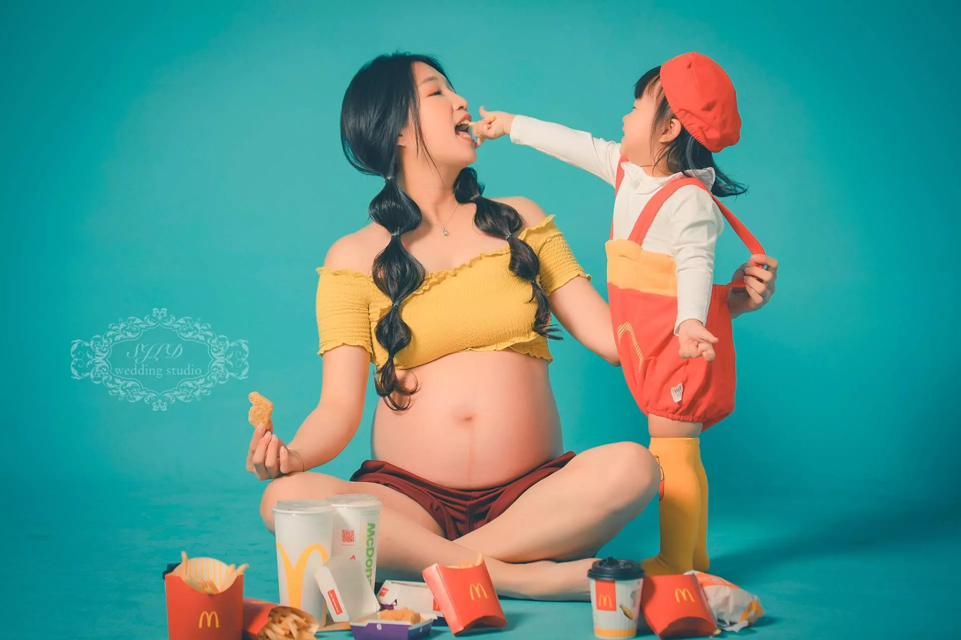 視覺流感婚紗攝影-親子寫真-孕婦照(37)-孕婦藝術照親子寫真|巷子內攝影棚新北景點