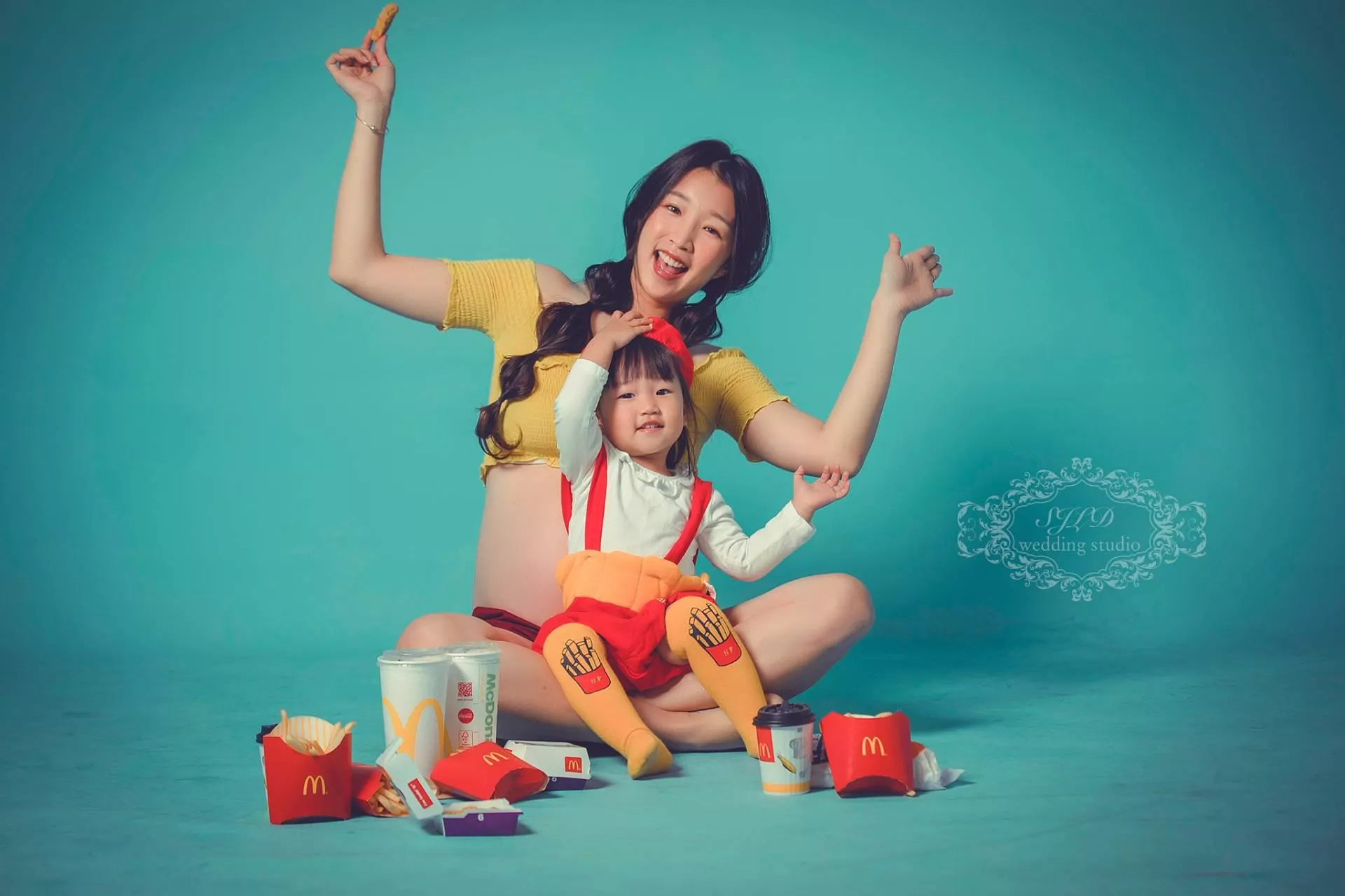 視覺流感婚紗攝影-親子寫真-孕婦照(40)-孕婦藝術照親子寫真|巷子內攝影棚新北景點