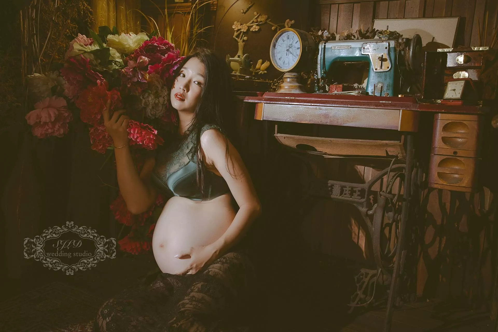 視覺流感婚紗攝影-親子寫真-孕婦照(71)-孕婦藝術照親子寫真|巷子內攝影棚新北景點