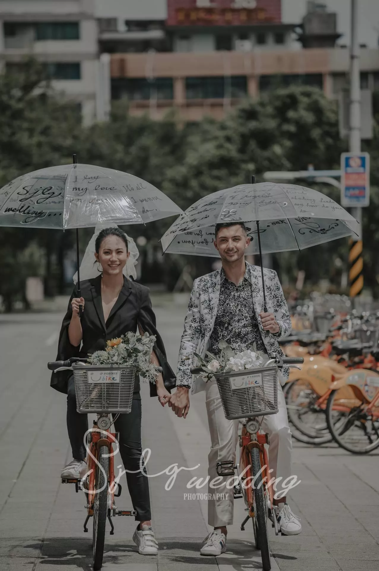 板橋拍婚紗,中和推薦婚紗攝影,板橋車站攝影,美式婚紗,推薦視覺流感-婚紗攝影台北|美式輕婚紗|個性街景潮流-巷子內攝影棚