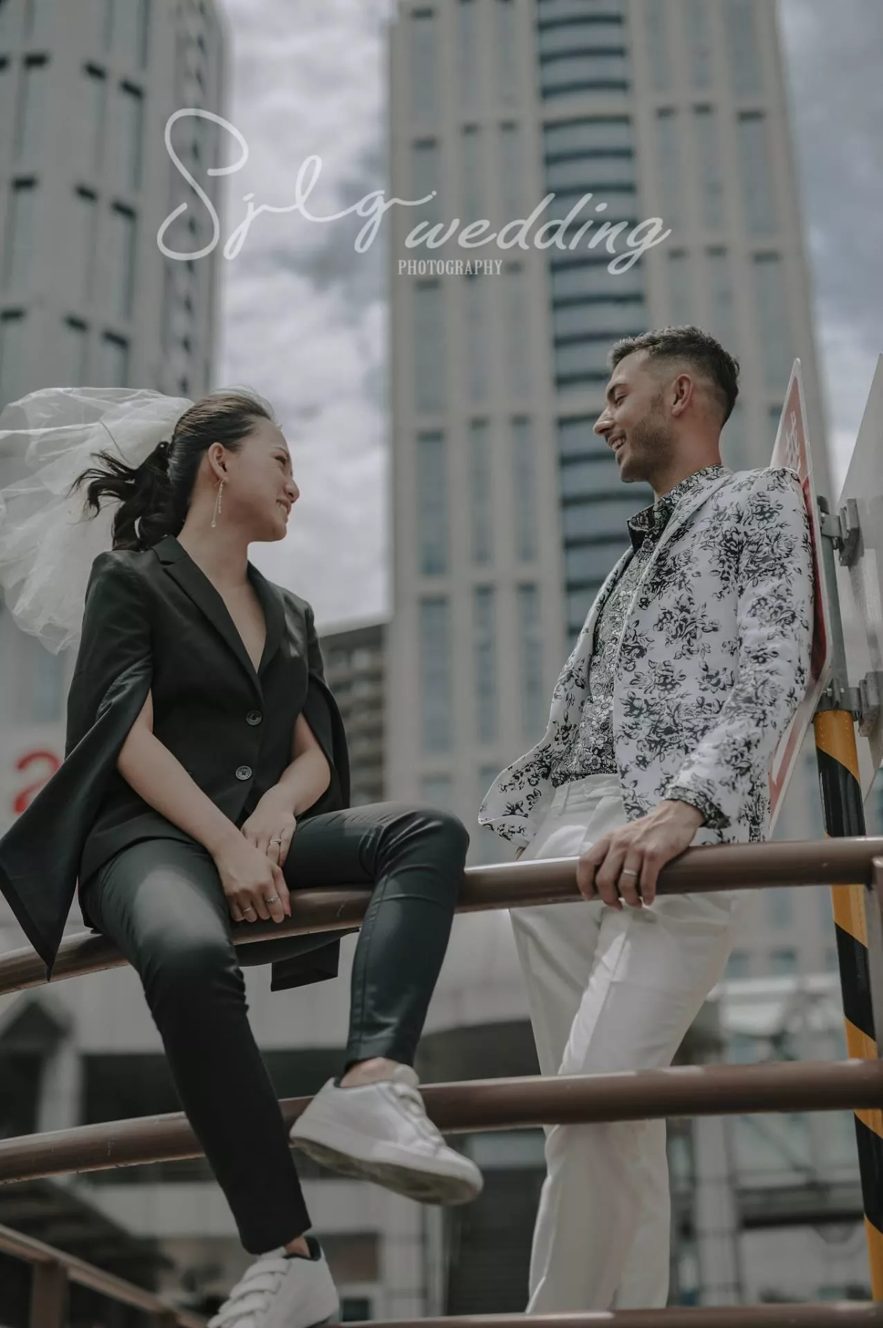 婚紗攝影景點推薦|板橋公車站麗寶百貨廣場|美式街拍-婚紗攝影景點推薦|板橋公車站麗寶百貨廣場|美式街拍