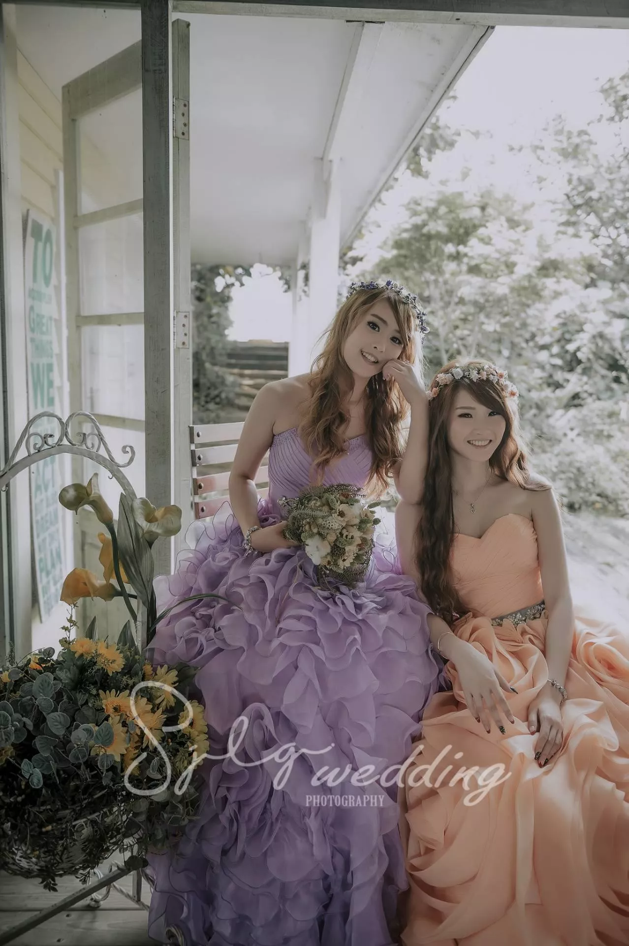 推薦中和視覺流感婚紗,閨蜜寫真婚紗,姊妹照-巷子內攝影棚|閨蜜照婚紗寫真|清新自然幸福