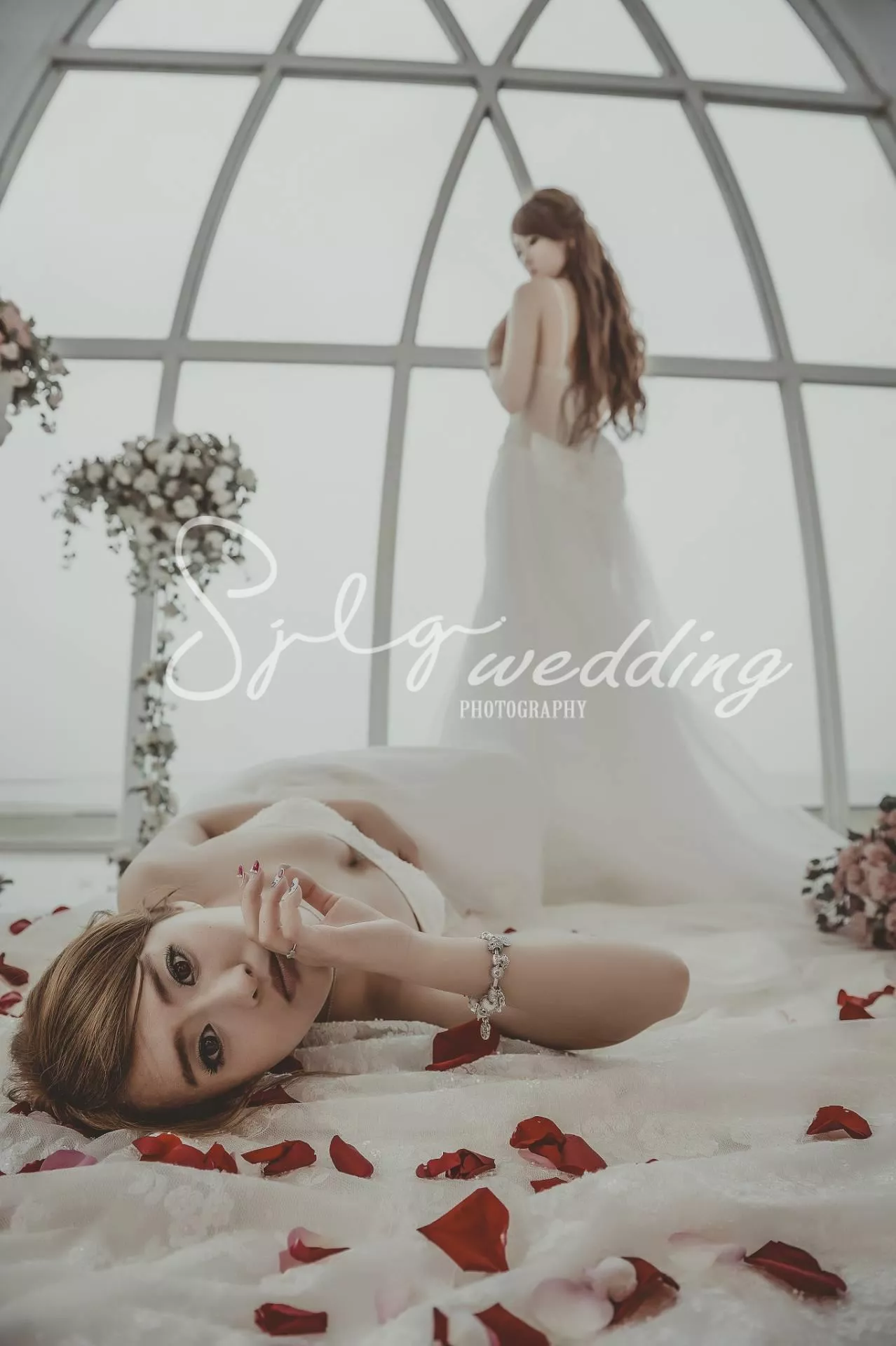 推薦中和視覺流感婚紗,閨蜜寫真婚紗,姊妹照-巷子內攝影棚|閨蜜照婚紗寫真|清新自然幸福