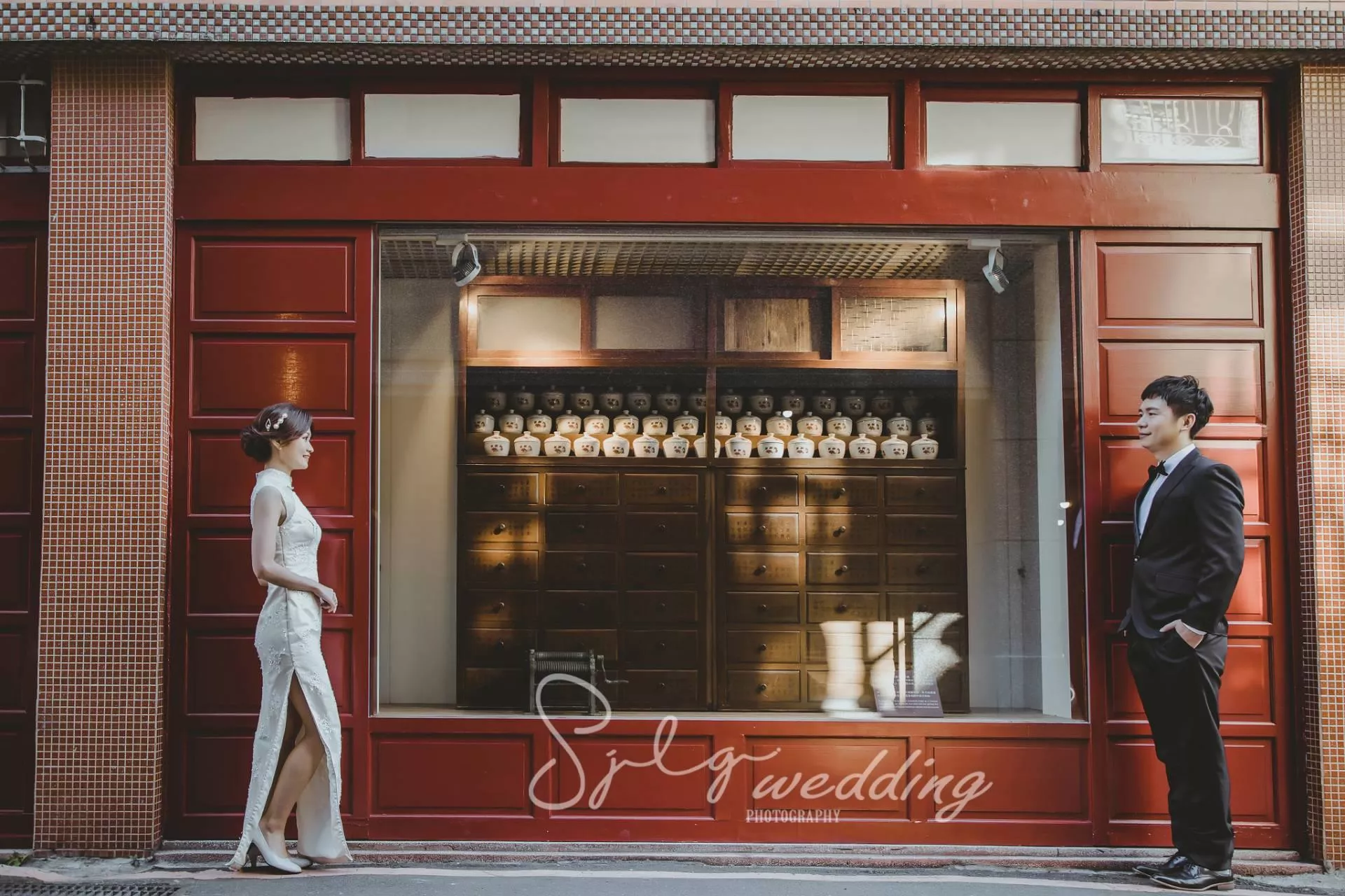 大稻埕迪化街年貨大街婚紗攝影-視覺流感sjlgwedding(40)-台北婚紗攝影|大稻埕|迪化街|年貨大街|視覺流感sjlgwedding