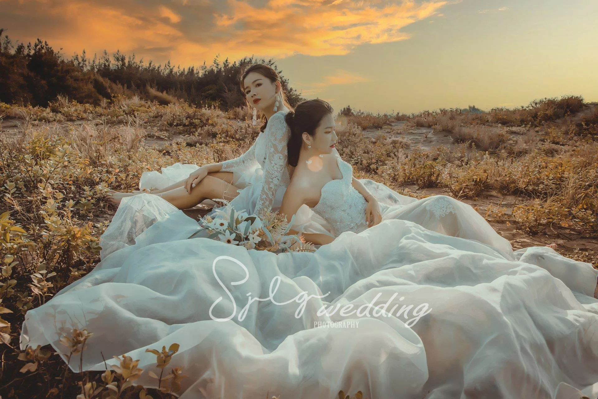 推薦中和視覺流感婚紗,閨蜜寫真婚紗,姊妹照-閨蜜寫真藝術婚紗|台北淡水市區海景拍攝|時尚韓風獨特