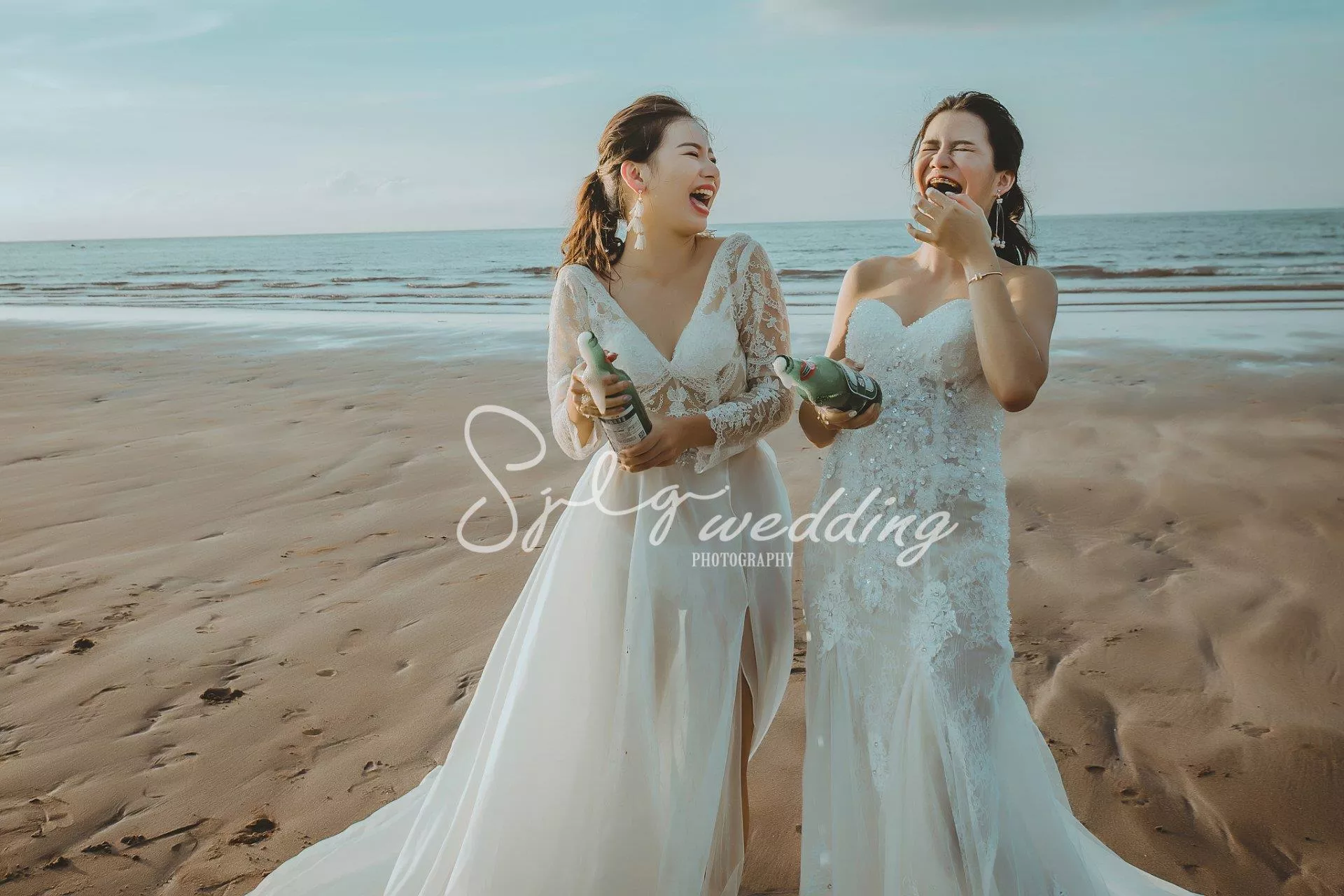 推薦中和視覺流感婚紗,閨蜜寫真婚紗,姊妹照-閨蜜寫真藝術婚紗|台北淡水市區海景拍攝|時尚韓風獨特