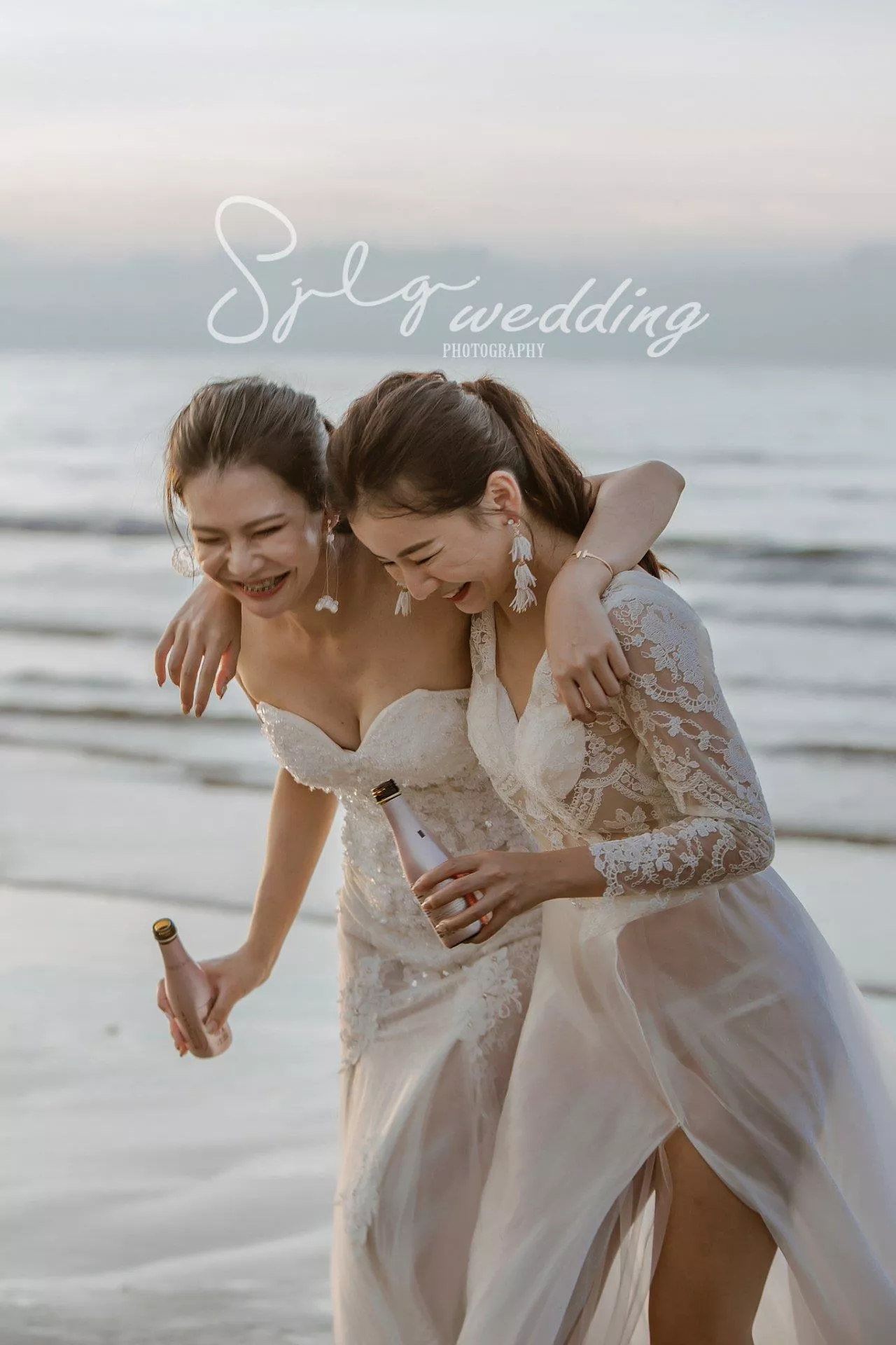 推薦中和視覺流感婚紗,閨蜜寫真婚紗,姊妹照-閨蜜寫真藝術婚紗|台北淡水市區海景拍攝|時尚韓風獨特